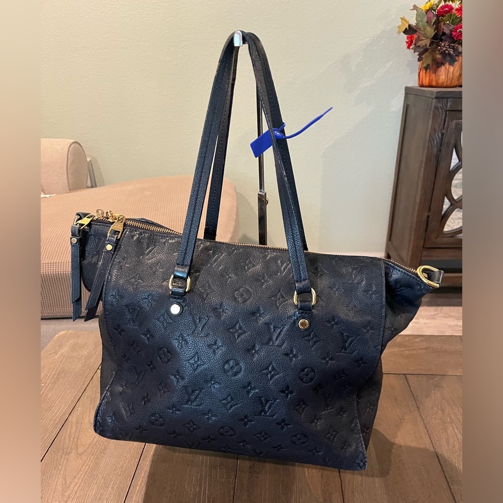 Louis Vuitton Empriente Lumineuse PM shoulder hand bag ๐ - Picture 3 of 16